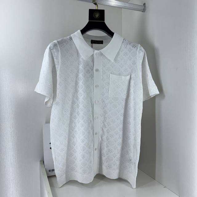 Lv Louis Vuitton, a classic sweater updated with inspiration from the original v