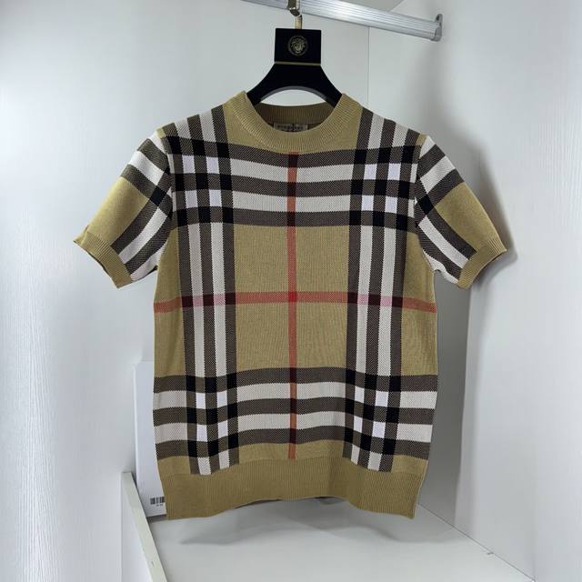 Burberry, a classic sweater updated with inspiration from the original 1980s vin