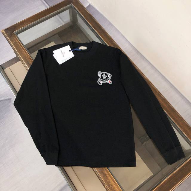 Mon*Cler's latest classic and fashionable lightweight long-sleeved sweatshirt fo