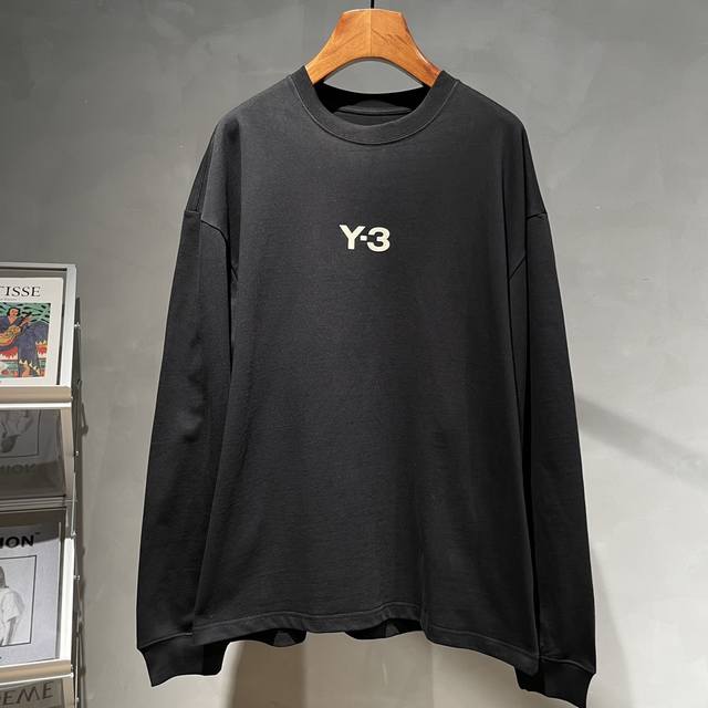 Y-3's new fall/winter sweatshirt is made from high-quality cotton! Skin-friendly
