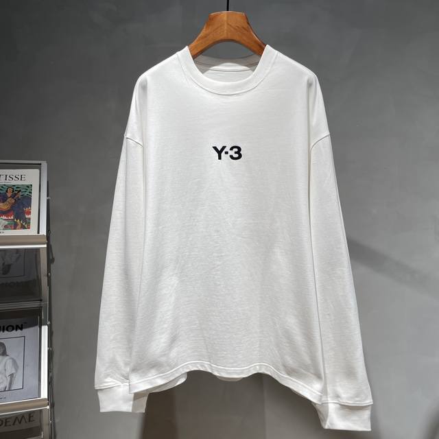 Y-3's new fall/winter sweatshirt is made from high-quality cotton! Skin-friendly