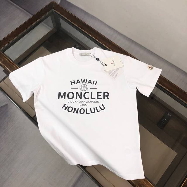 Mon*Cler's latest 2025 couple's T-shirt with a brand logo print and a crew neck,