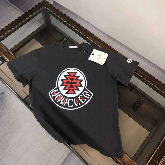 Mon*Cler's latest 2025 couple's T-shirt with a brand logo print and a crew neck,