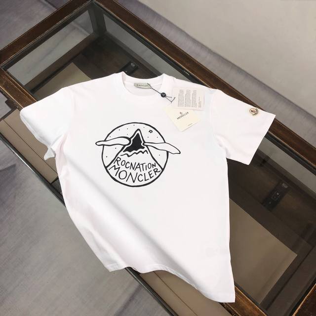 Mon*Cler's latest 2025 couple's T-shirt with a brand logo print and a crew neck,