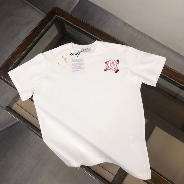 Moncler 25 latest couple's short-sleeved T-shirt ~ Featured brand print design ~