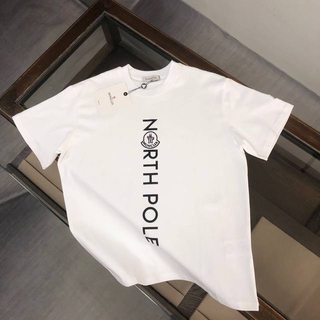 Moncler 25 latest couple's short-sleeved T-shirt ~ Featured brand print design ~