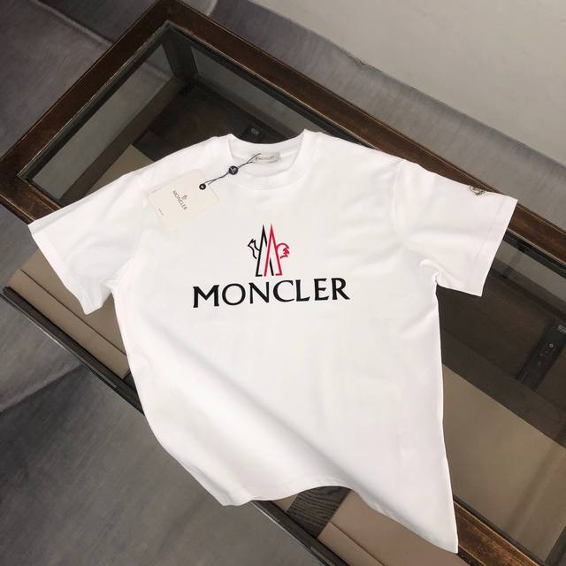 Moncler 25's latest couple's short-sleeved T-shirt ~ Brand's new element, letter