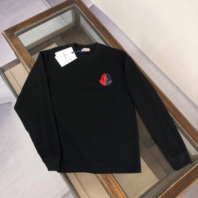 Mon*Cler's latest classic and fashionable lightweight long-sleeved sweatshirt fo
