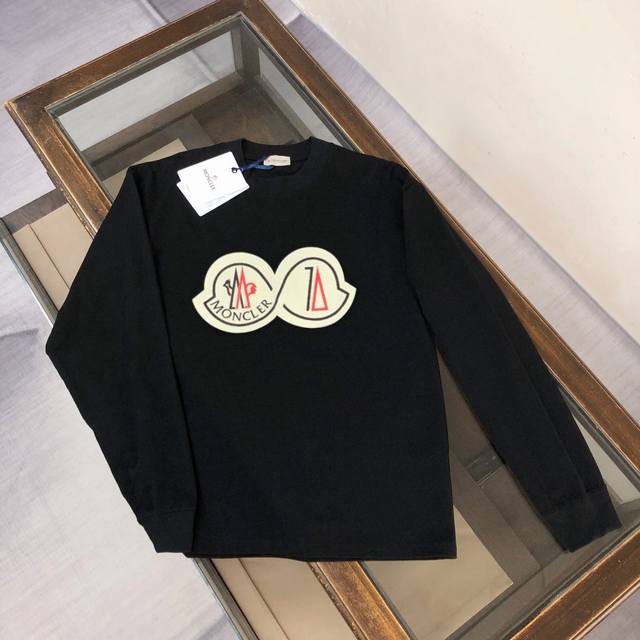 Mon*Cler's latest classic and fashionable lightweight long-sleeved sweatshirt fo