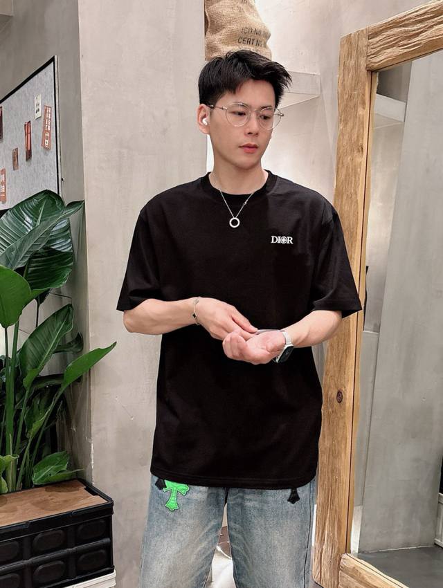 Dior 2025 Spring/Summer New Arrivals. Mercerized cotton round neck short-sleeved