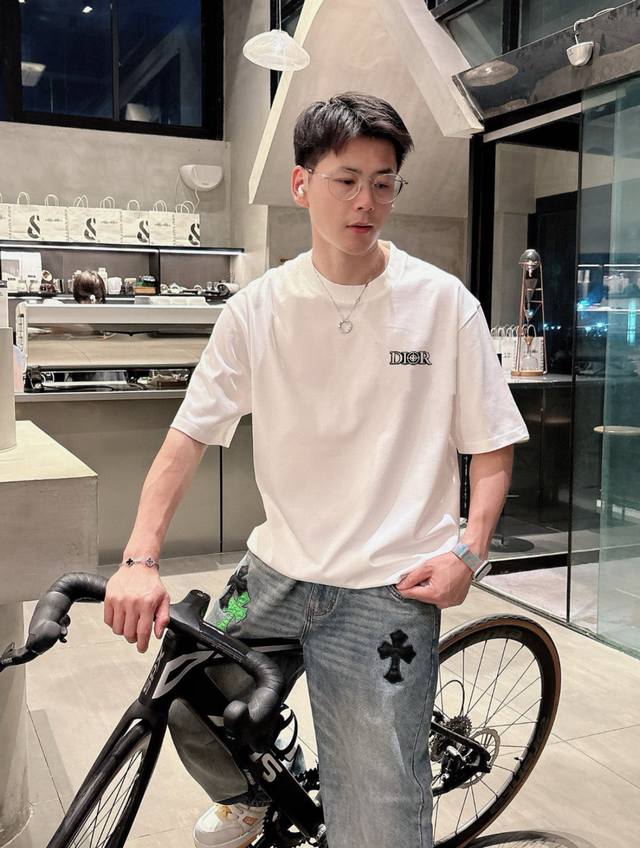 Dior 2025 Spring/Summer New Arrivals. Mercerized cotton round-neck short-sleeved