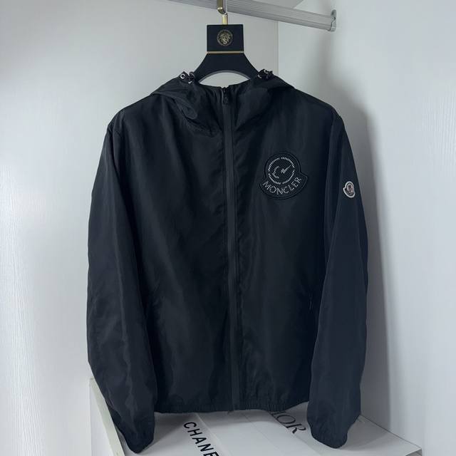Moncler trench coat! Soft and comfortable, windproof and rainproof, and super li