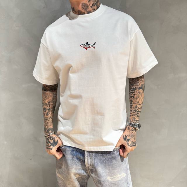 Moncler's new summer cotton T-shirt with the iconic brand logo embroidered on th