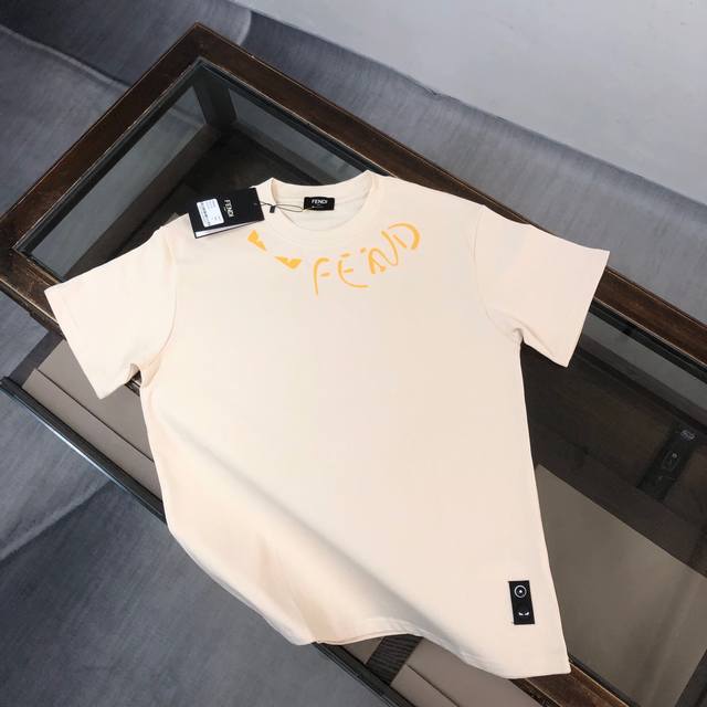 Fendi's latest 2025 couple's cotton T-shirt! Custom-made cotton fabric, soft and