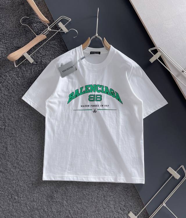 Balenciaga's latest 2025 couple's print, round-neck, short-sleeved couple's T-sh