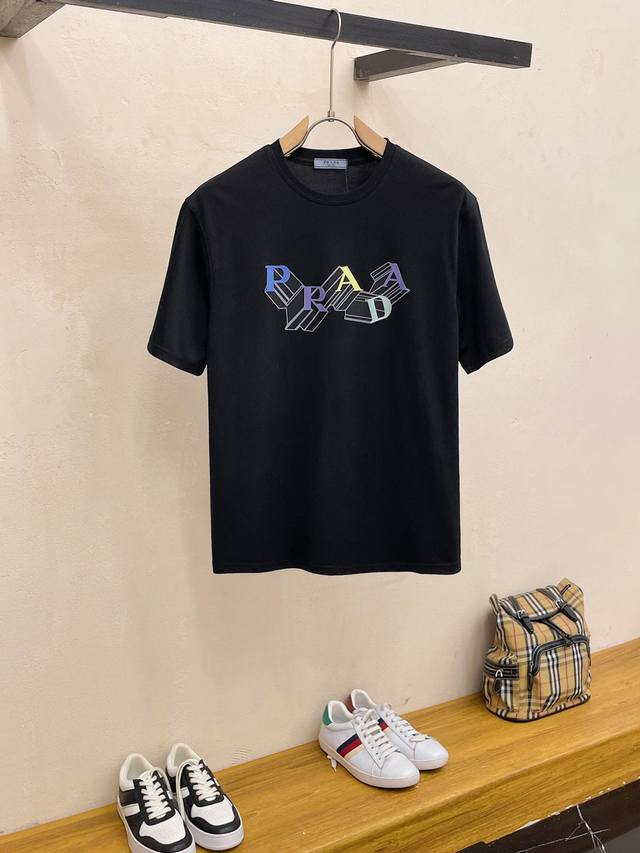 Prada's latest 2025 trendy couple's style, a classic logo-printed crewneck T-shi