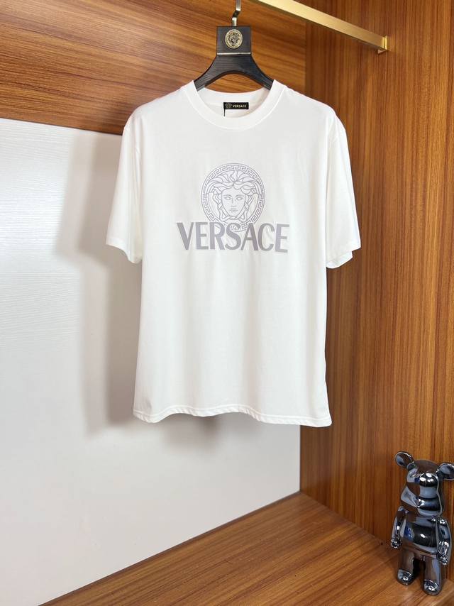 Versace's latest 2025 trendy couple's style, a classic logo print crewneck T-shi