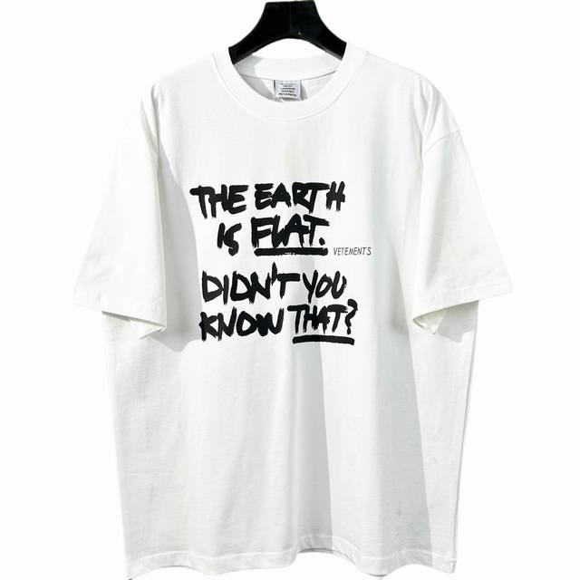 Vetements' latest 2025 trendy couple's style, a classic logo-printed crewneck T-
