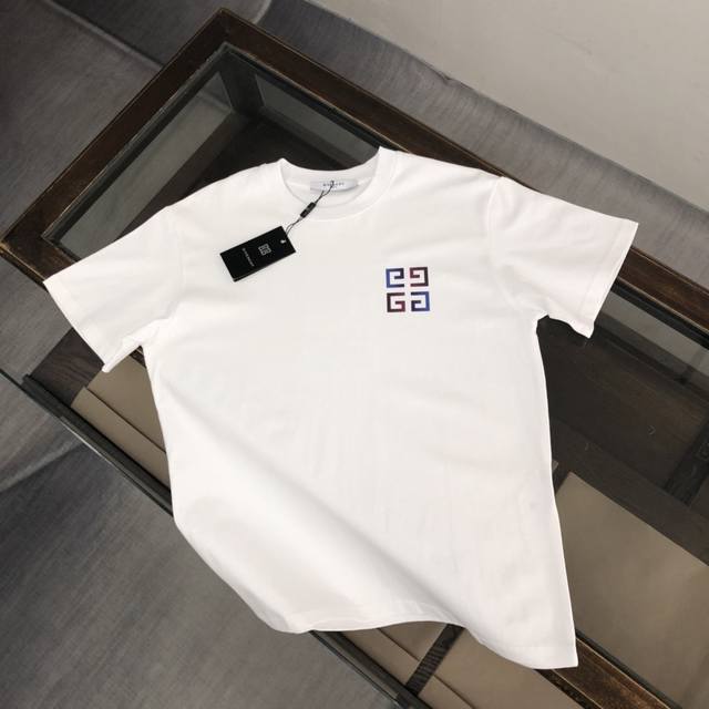 Givenchy's new summer crewneck short-sleeved T-shirt! Made from 270g heavyweight