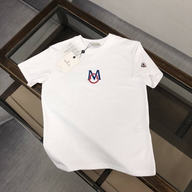 Moncler's new summer crewneck short-sleeved T-shirt! Made from 270g heavyweight,