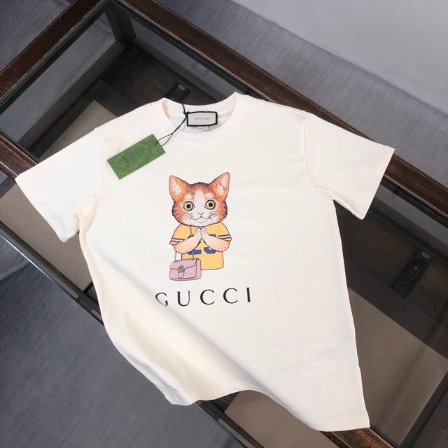Gucci's new summer crew neck short-sleeved T-shirt! Made from 270g heavyweight,