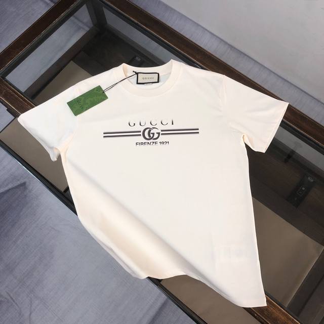 Gucci's new summer crew neck short-sleeved T-shirt! Made from 270g heavyweight,