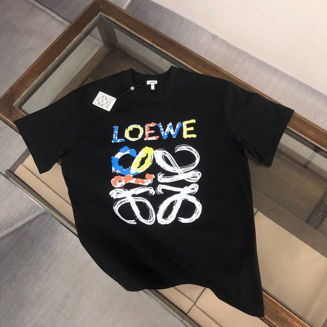 Loewe's new summer crewneck short-sleeved T-shirt! Made from high-end cotton, it