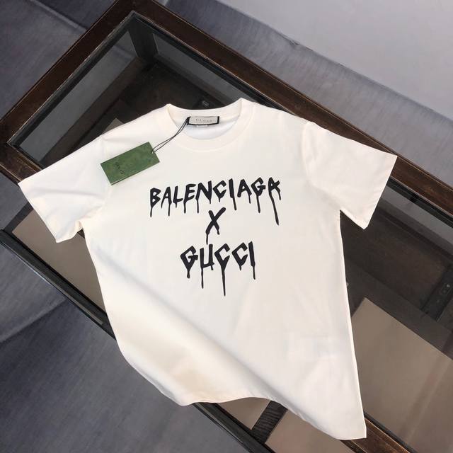 Balenciaga's new summer crew-neck short-sleeved T-shirt! Made from high-end cott