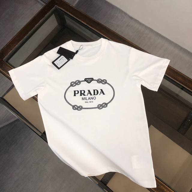 Prada's new summer crew neck short-sleeved T-shirt! Made from 270g heavyweight,