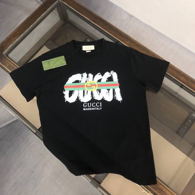 Gucci's new summer crew neck short-sleeved T-shirt! Made from 270g heavyweight,