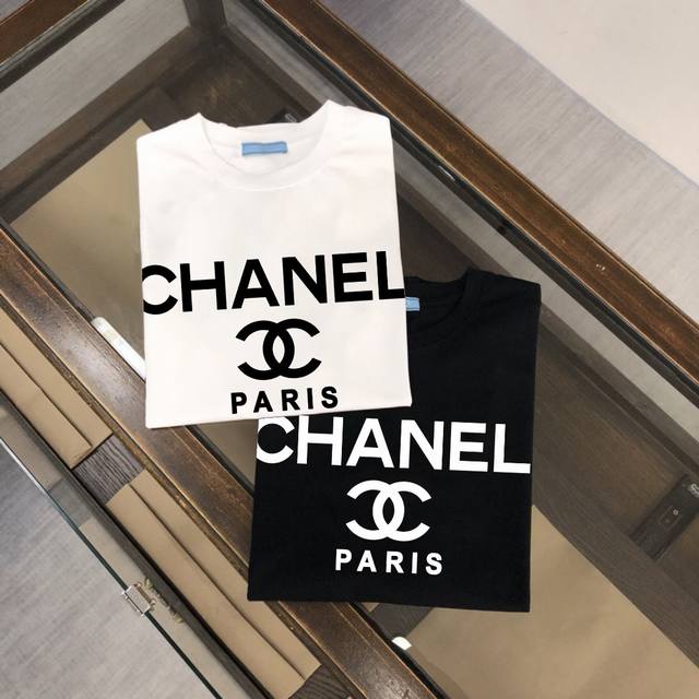 Chanel's new summer crew neck short-sleeved T-shirt! Made of high-end pure cotto