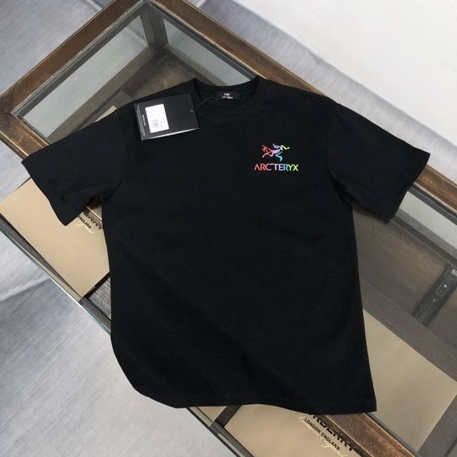 Arcteryx's new summer crewneck short-sleeved T-shirt! Made from 270g heavyweight