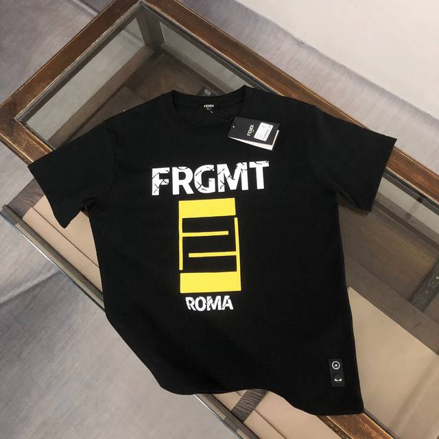 Fendi's latest couple's cotton T-shirt! Custom-made cotton fabric, soft and comf