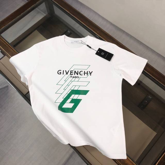 Givenchy's latest 2025 couple's T-shirt with lettering print, round neck, short