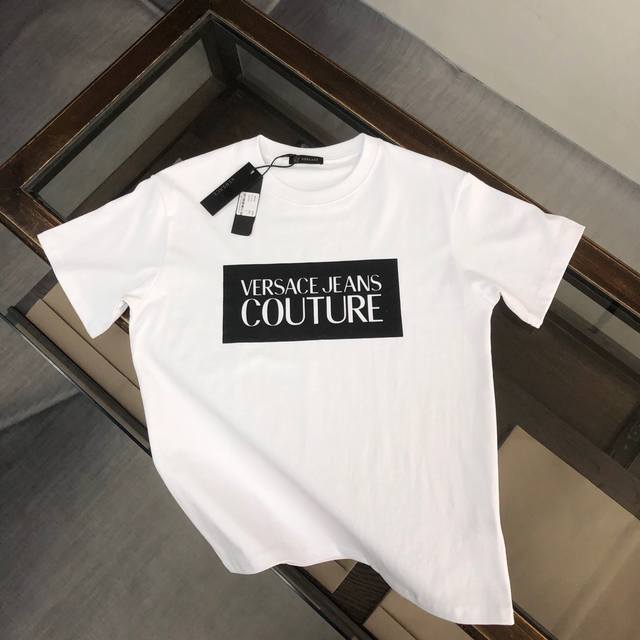 Versace's new summer crew neck short-sleeved T-shirt! Made from 270g heavyweight