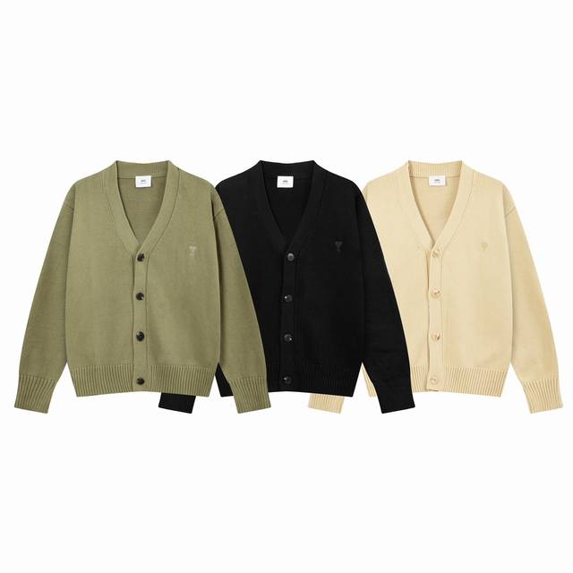 A8152 Ami Paris Autumn/Winter New Arrivals: Classic Style with Micro Logo and Co