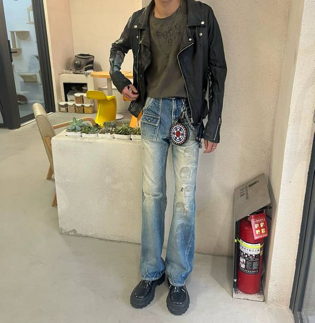 style number 3007, Undercover 06, T-period Klaus, Multiple Personalities, Four F