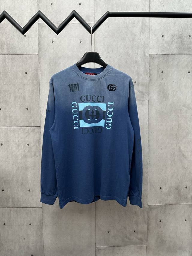 Gucci's new round neck long-sleeved T-shirt with embroidered prints in a rich, c