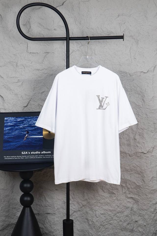 Style M031 Special Price: White only. Louis Vuitton 2025S crew neck T-shirt, sho