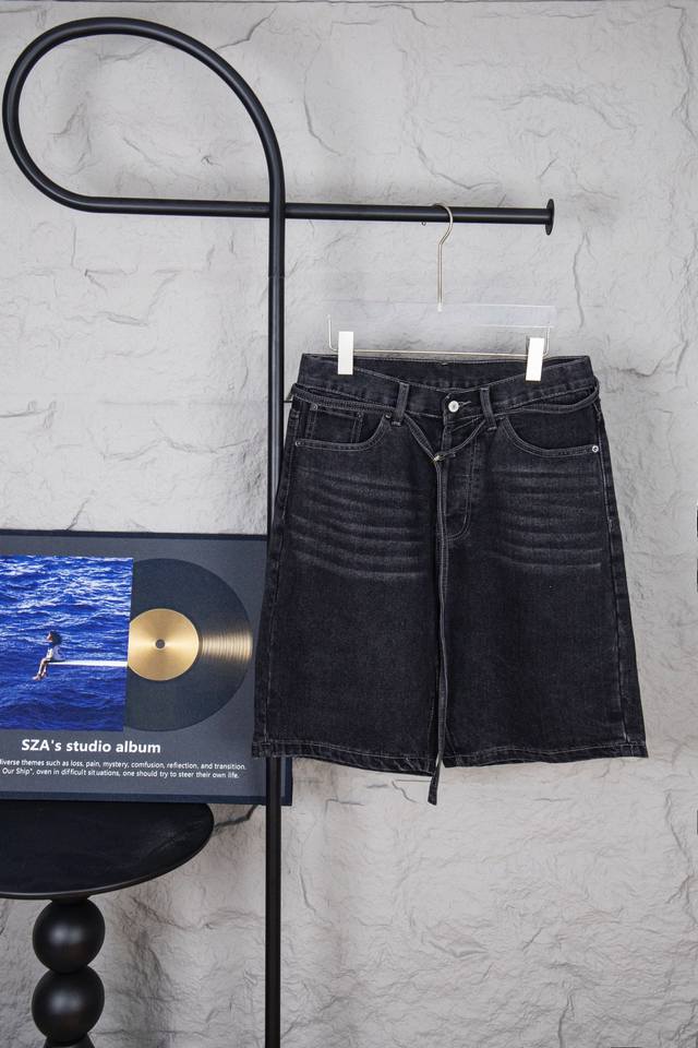 Style: M144 Top Acne Studios Unisex Classic Retro Denim Shorts with Adjustable W