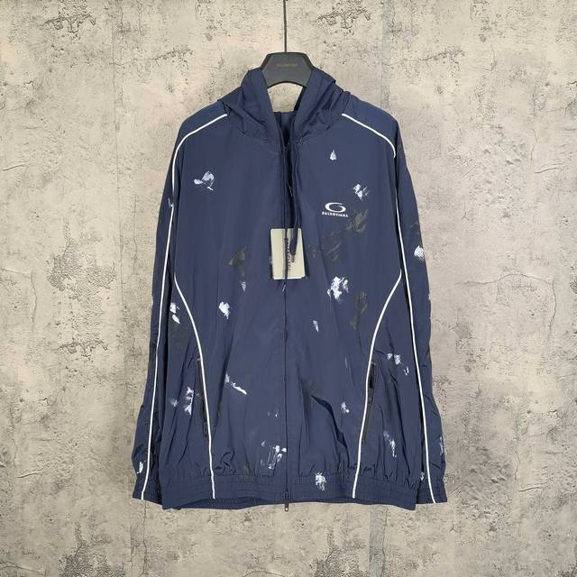 Blcg Painter Tracksuit Jacket in Navy Blue 25Fw. This runway-inspired Loop Sport