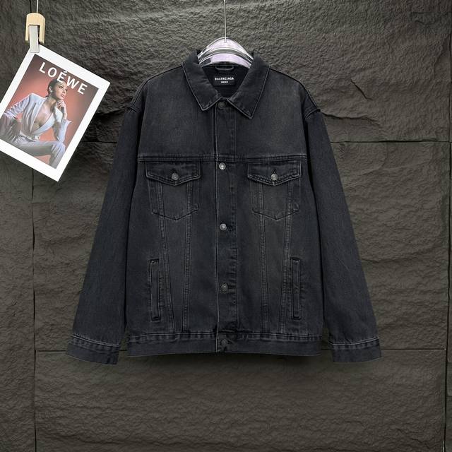 Balenciaga's new rhinestone crown logo couple's washed denim jacket, high-end ve