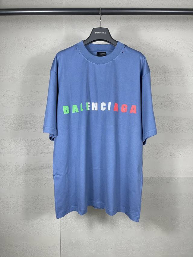 Detailed image of a top-tier edition. Official Balenci*Ga Paris. Latest 25Ss mod