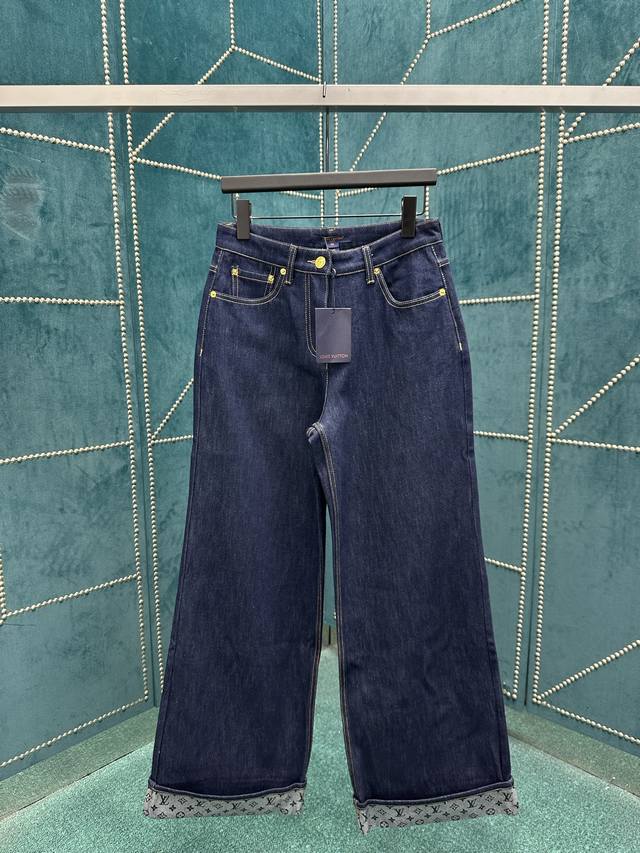 Donkey's new 25Ss jeans are crafted from seasonal dark-wash denim in a sharp, fl