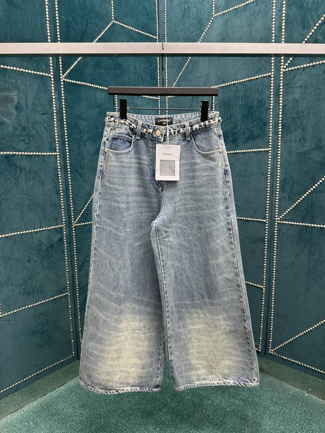 Chanel 25Ss new Haute Couture collection washed pocket straight jeans for women.