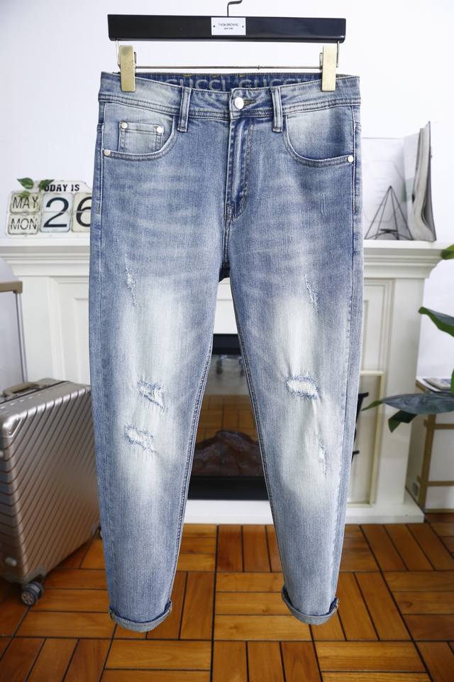 Gucci 2025 Summer New Arrivals! Stylish men's summer thin-cut ripped jeans made