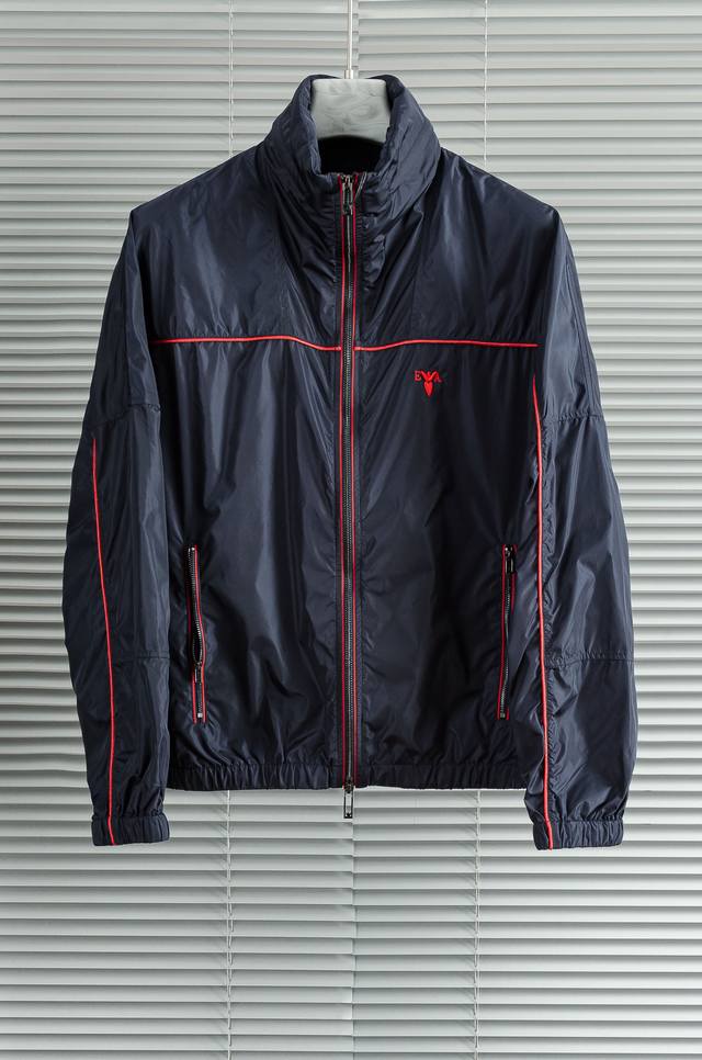 New Armani Spring 2025 new arrival: a concealed hooded waterproof jacket, now av