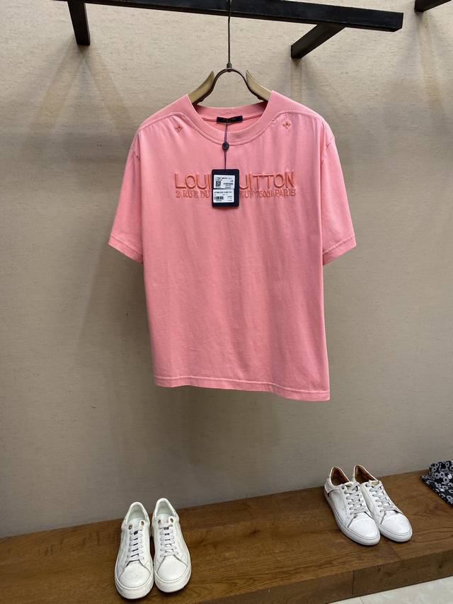 Lv Louis House 2025Fw This washed T-shirt uses garment dyeing technology to crea