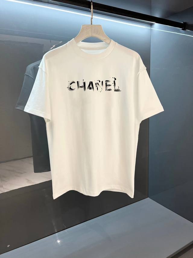 Chanel's new double-layer, heavily-printed, letter-printed short-sleeved T-shirt