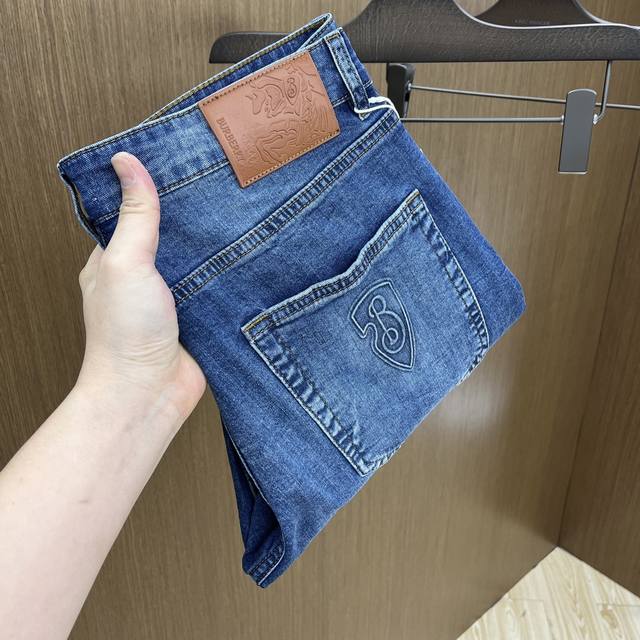 New Bbr Ss spring/summer new ultra-soft washed jeans. A super cool top, a slim s